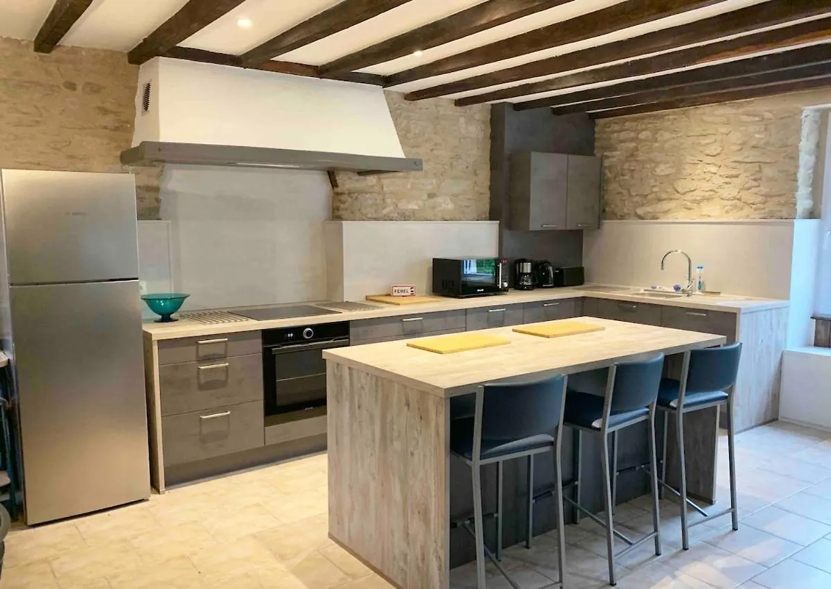 Apartamento Ferel Longere Near Beaches, 12 People, Heated Pool